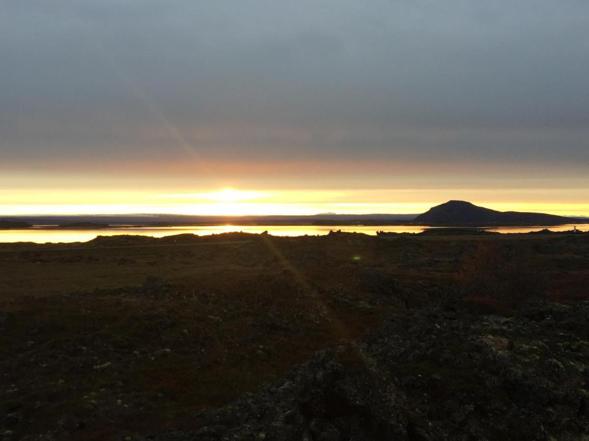 Slow Travel Myvatn - Þufa - Private Homestay ภายนอก รูปภาพ